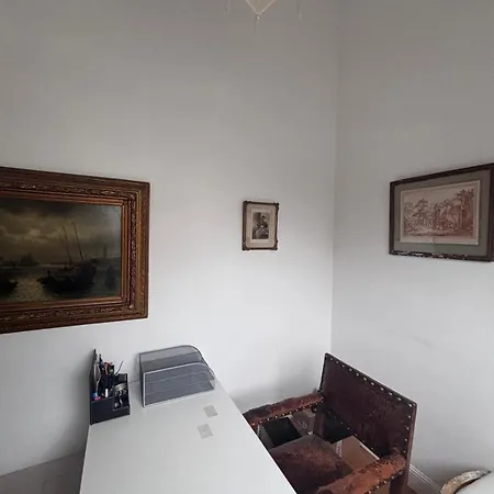2-bed In Clifton, Great Location - Period Features, High Ceilings, Balcony X2, Office, Stylish, Modern דירה *