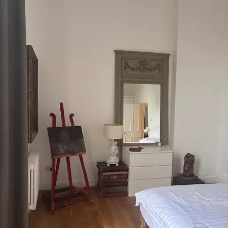 2-bed In Clifton, Great Location - Period Features, High Ceilings, Balcony X2, Office, Stylish, Modern * בריסטול