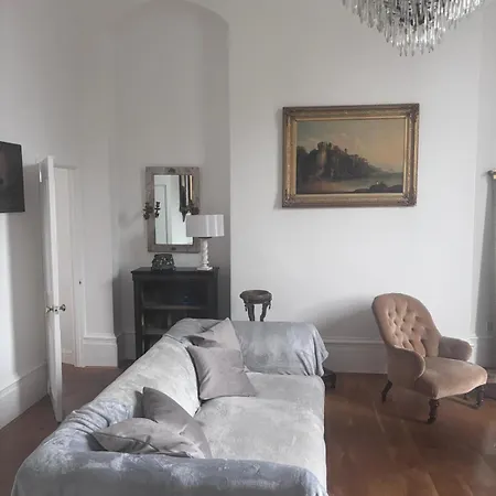 Apartman 2-bed In Clifton, Great Location - Period Features, High Ceilings, Balcony X2, Office, Stylish, Modern